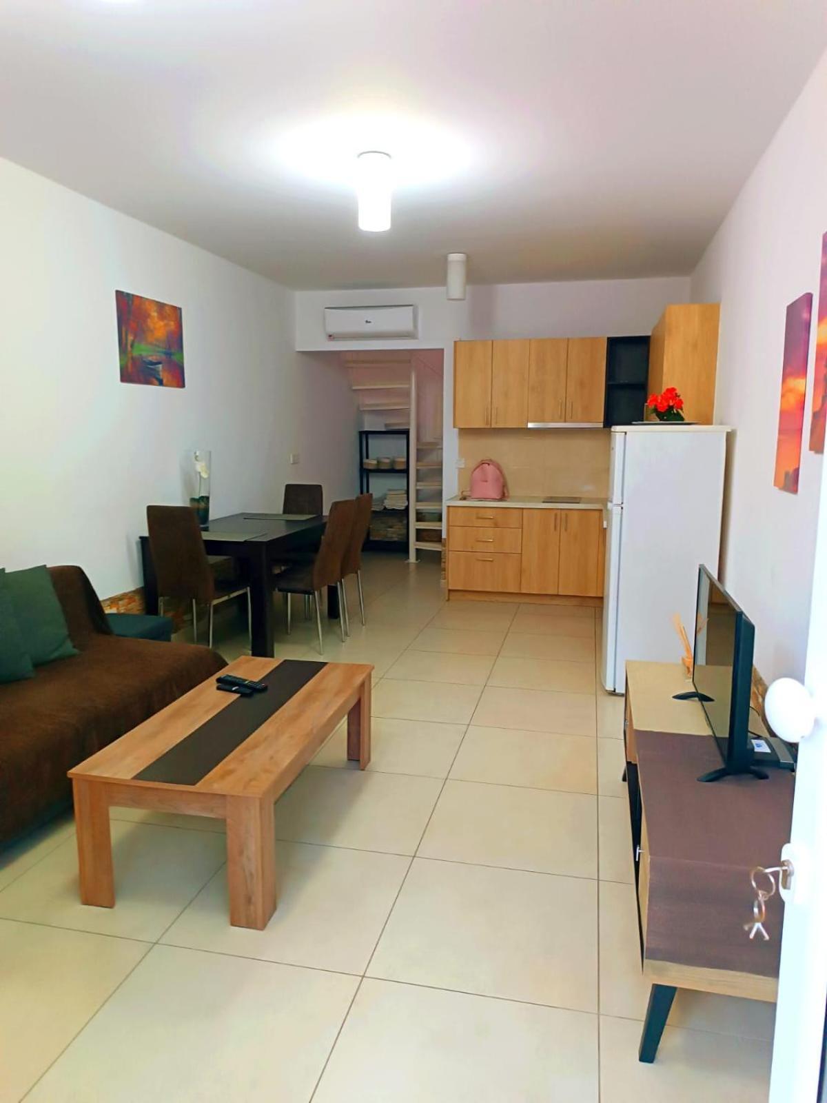Galatex Μaisonette Apartamento Limassol Exterior foto